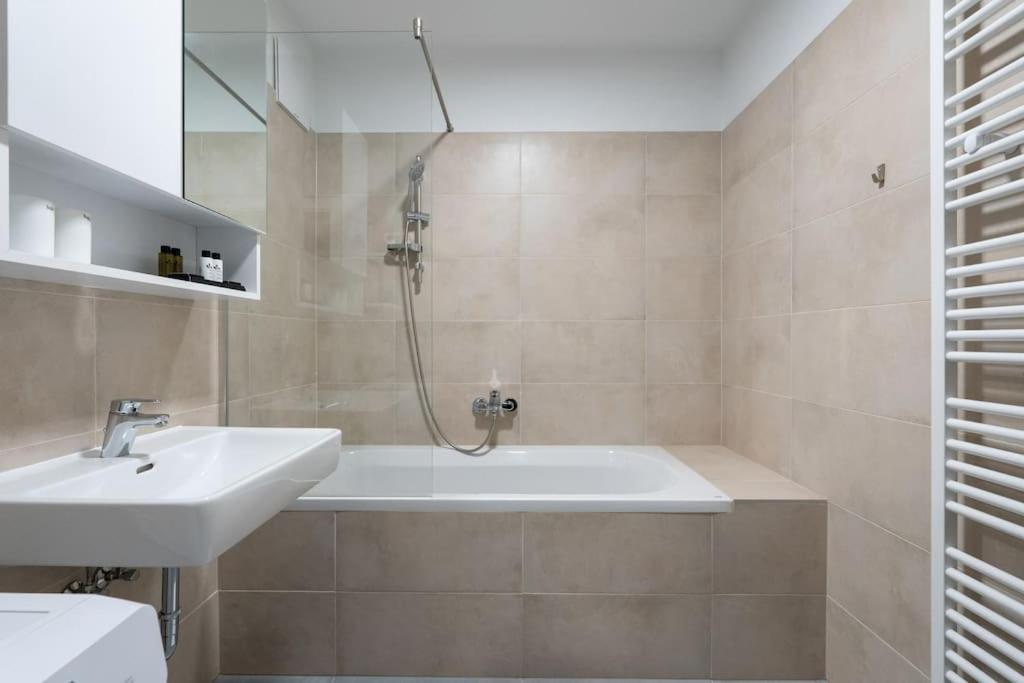 1Br Haven With Swift City Access By Hm Wina Bagian luar foto