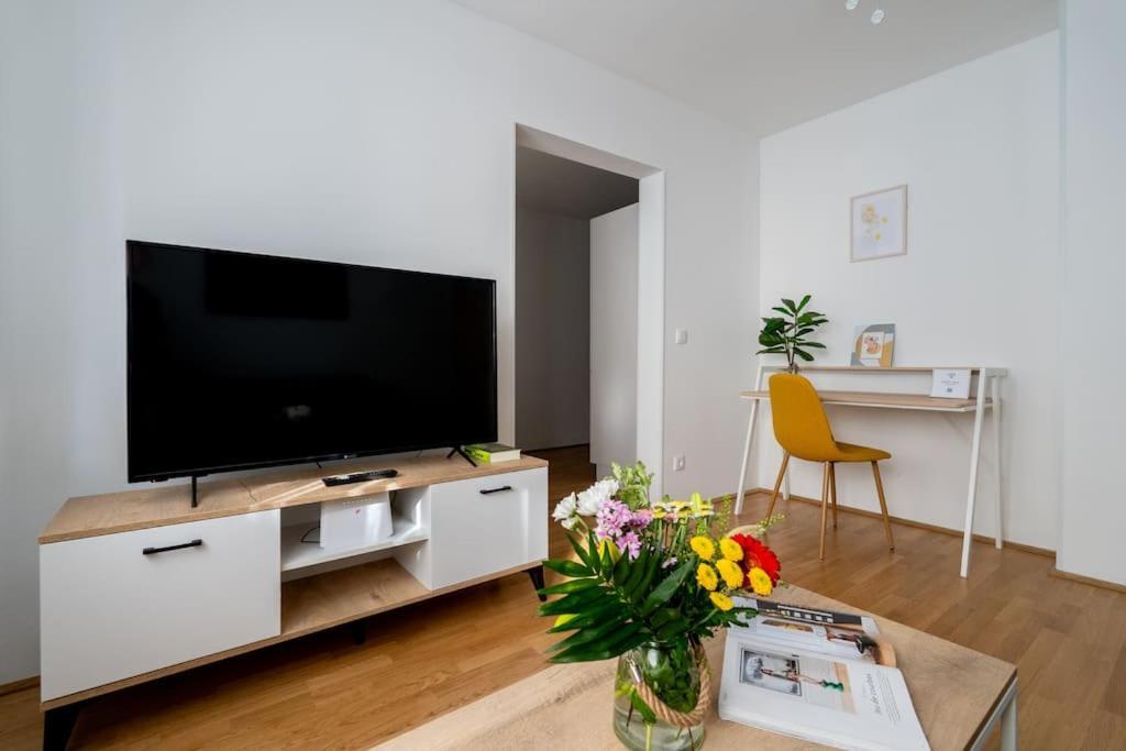1Br Haven With Swift City Access By Hm Wina Bagian luar foto