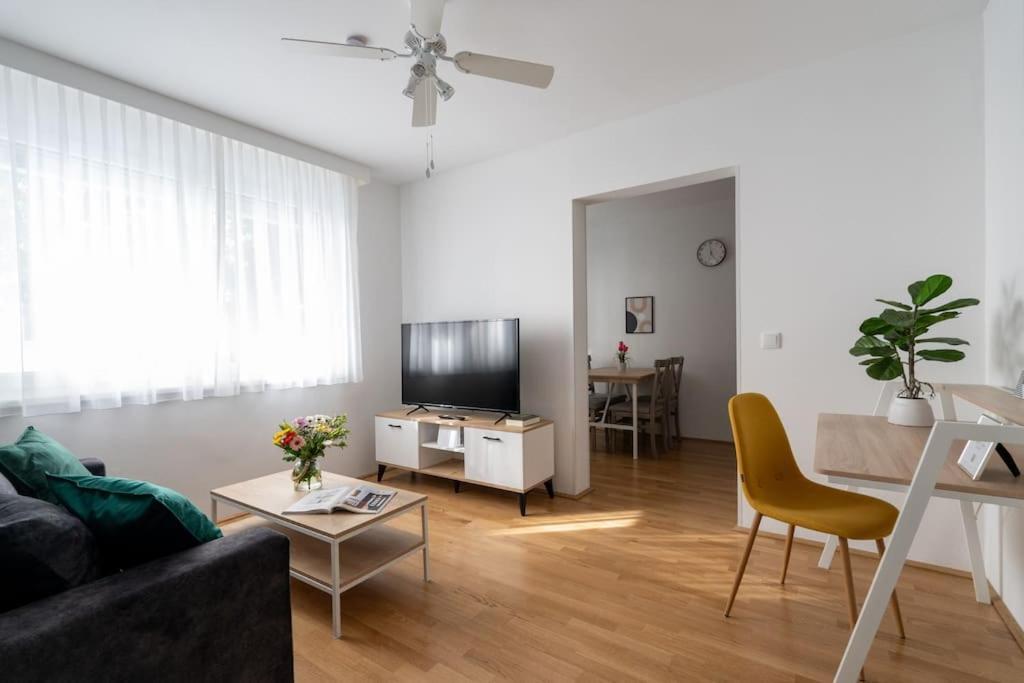 1Br Haven With Swift City Access By Hm Wina Bagian luar foto