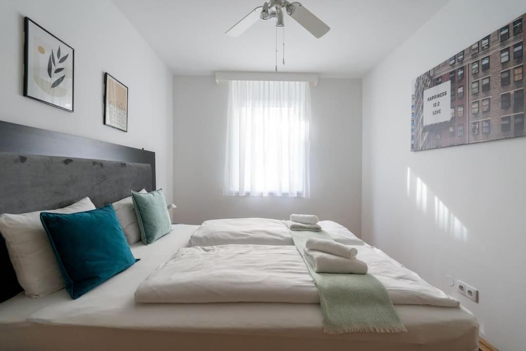 1Br Haven With Swift City Access By Hm Wina Bagian luar foto