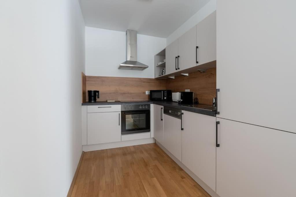 1Br Haven With Swift City Access By Hm Wina Bagian luar foto