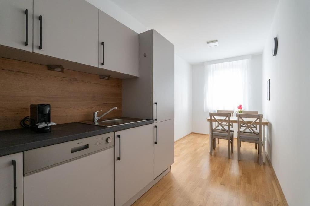 1Br Haven With Swift City Access By Hm Wina Bagian luar foto